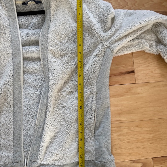 The North Face Women's Teddy Jacket in Soft Gray - Picture 6 of 6